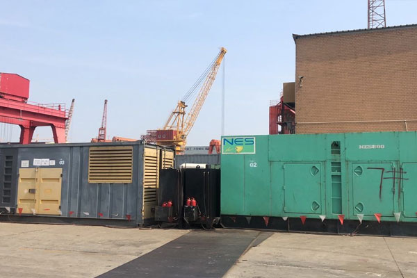 定南发电机出租空气滤清器的清洁频率是多少？